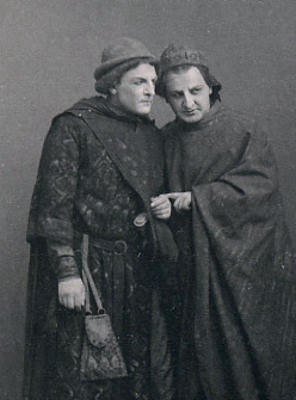 Б.М. Сушкевич (Справа) в роли Гильденштерна в пьесе Гамлет
